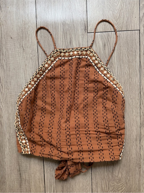 Zara Tops - Zara open back brown crop top xs
